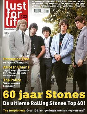 Ein Bild, das Text, Person, stehend, Zeitung enth�lt.

Automatisch generierte Beschreibung