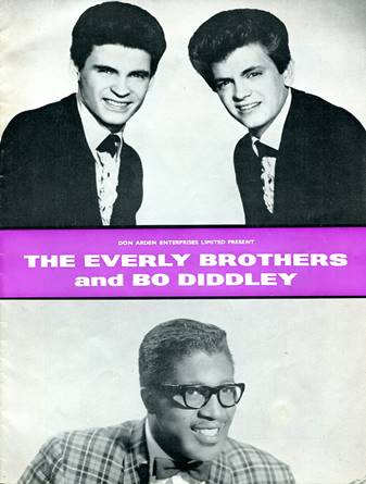 Ein Bild, das Person, Mann, Text, Wand enth�lt.

Automatisch generierte Beschreibung